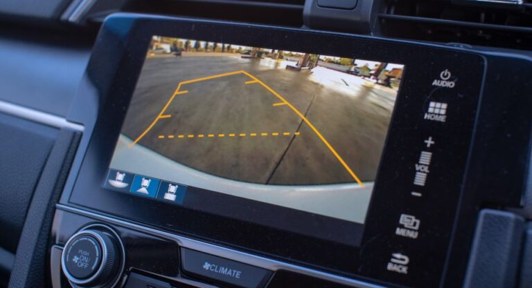 How to Connect a Reverse Camera to a Tablet